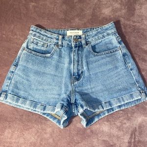 Pacsun size 0 mom shorts.